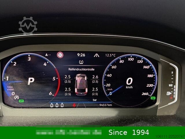 Minibusz VW Passat Variant Alltrack 4Motion 2.0 TDI HeadUP