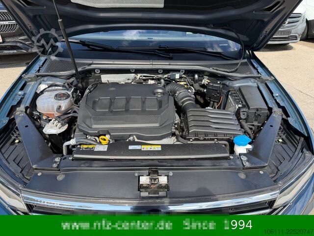 Minibusz VW Passat Variant Alltrack 4Motion 2.0 TDI HeadUP