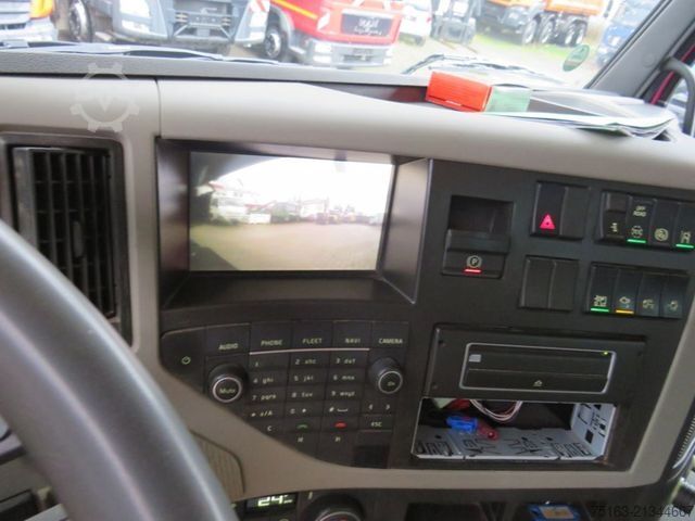 Camion ribaltabile trilaterale VOLVO FM 330 4x2 2-Achs Kipper Meiller