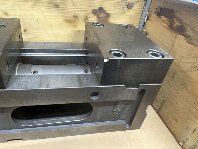 Strojní svěrák KESEL SOLID-FUTURE