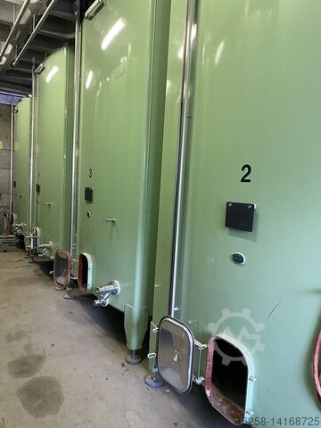 4 χαλύβδινες δεξαμενές