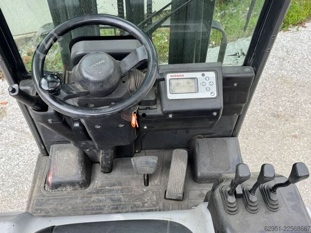 Elektromos háromkerekű targonca Nissan 1N1L18Q