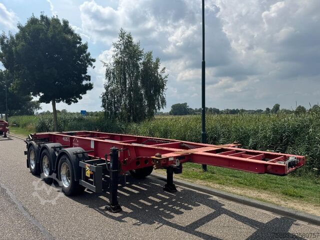 Transporte de contentores Schmitz Cargobull SCF24 20 FT Chassis / Tank / ADR / BPW Axles / ...