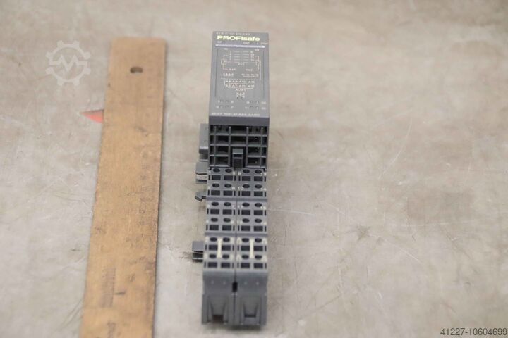 Elektronikai modul ET 200S Siemens 6ES7 138-4FB03-OABO