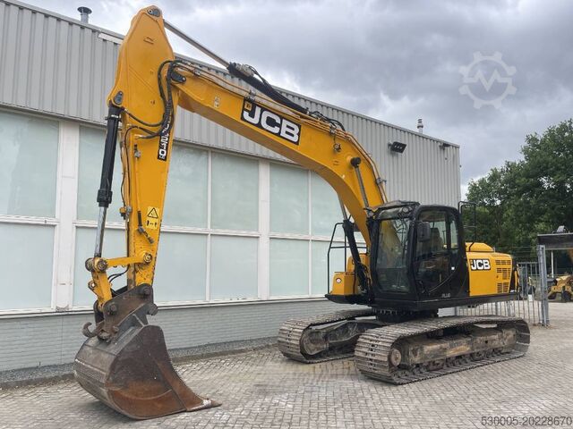 Grävmaskin med larvband JCB JS 210 LC 4F      2017     CE