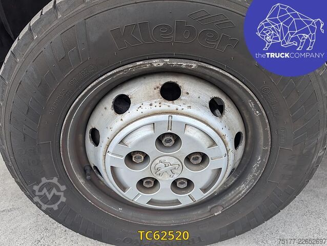 Furgone Peugeot Boxer 3t3 2l blue hdi 110 pack