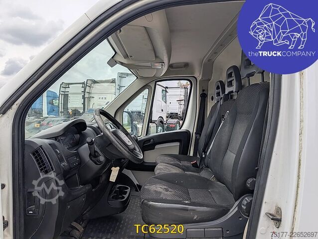 Furgone Peugeot Boxer 3t3 2l blue hdi 110 pack