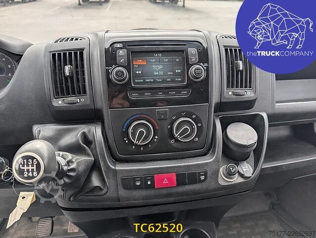 Furgone Peugeot Boxer 3t3 2l blue hdi 110 pack