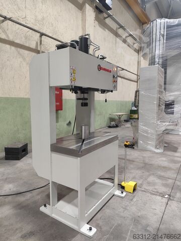 Enspaltspress Durendus Montagepresse 100 Tonnen