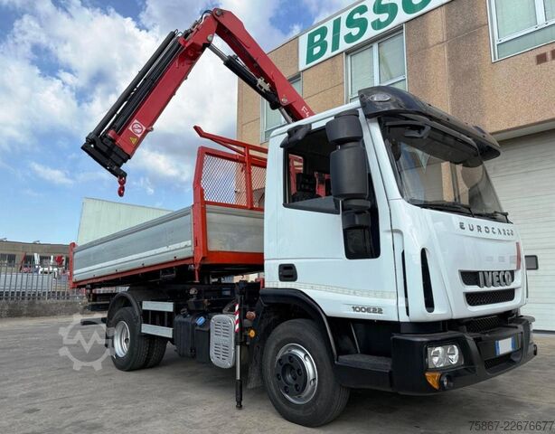 CAMINHÃO COM GUINDASTE E BASCULANTE Iveco EUROCARGO ML 100E22