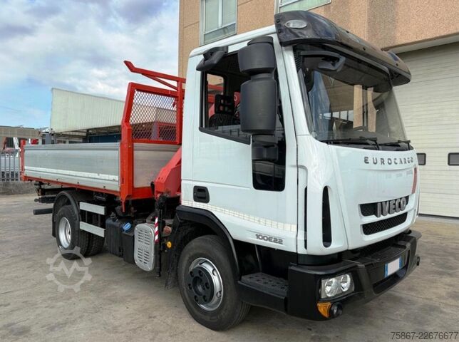 CAMINHÃO COM GUINDASTE E BASCULANTE Iveco EUROCARGO ML 100E22