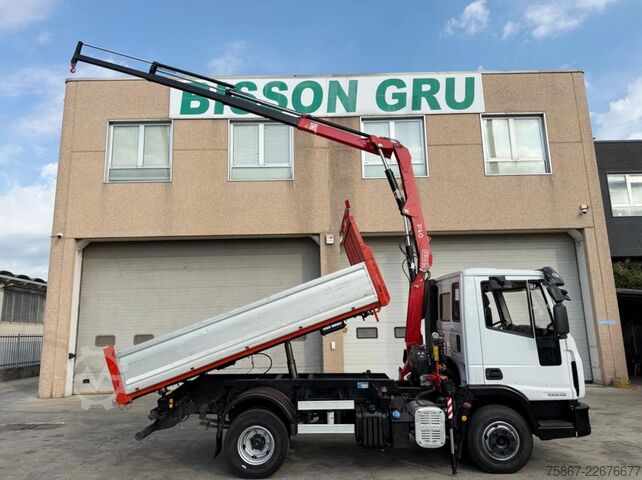 CAMINHÃO COM GUINDASTE E BASCULANTE Iveco EUROCARGO ML 100E22