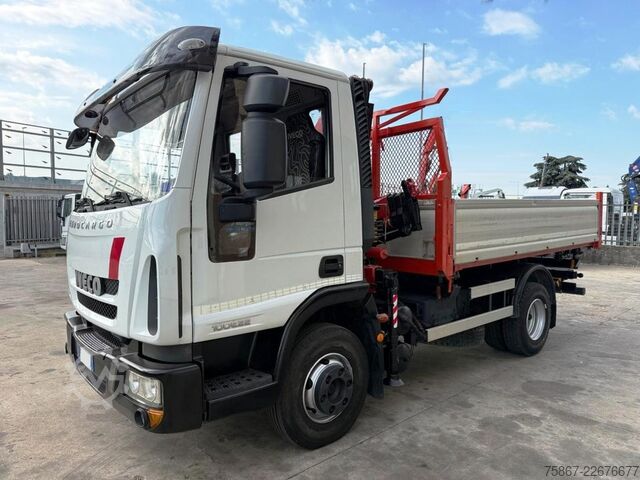CAMINHÃO COM GUINDASTE E BASCULANTE Iveco EUROCARGO ML 100E22