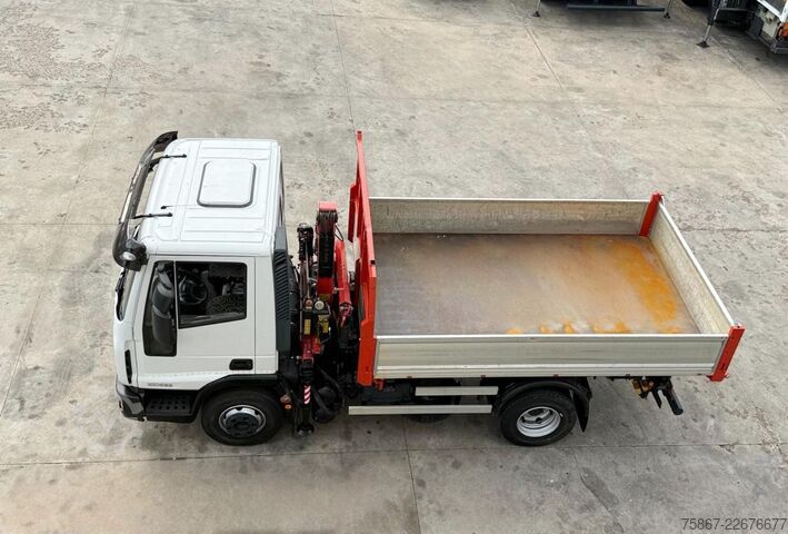 CAMINHÃO COM GUINDASTE E BASCULANTE Iveco EUROCARGO ML 100E22