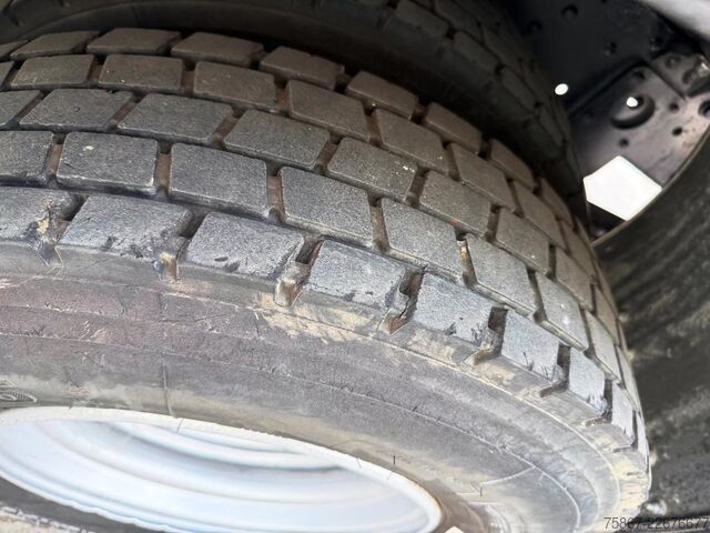 CAMINHÃO COM GUINDASTE E BASCULANTE Iveco EUROCARGO ML 100E22