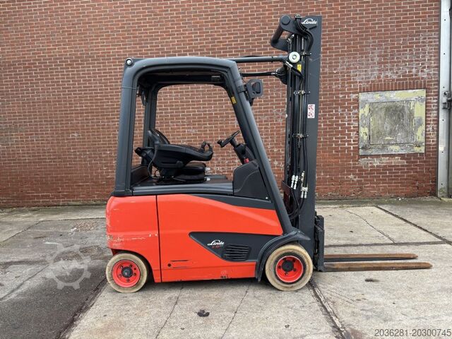 Elektrische vorkheftruck met 4 wielen Linde E18PH-02
