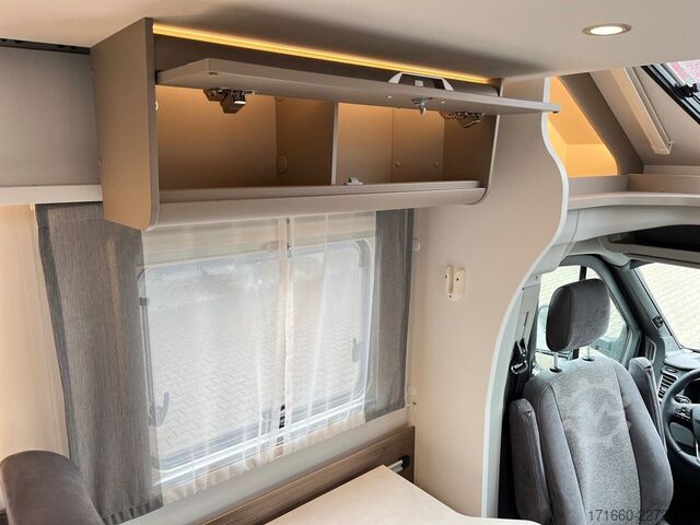 Yarı entegre karavan CARADO Edition25 T Ford 447 Bi-Xenon*Hubbett*Automatik