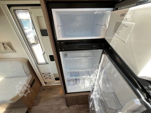 Yarı entegre karavan CARADO pro+ T 447 Hubbett, Combi 6 E