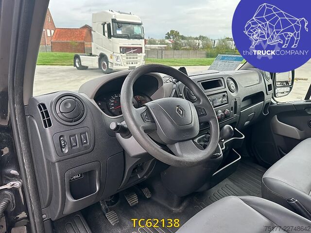 Dobozos furgon Renault Master