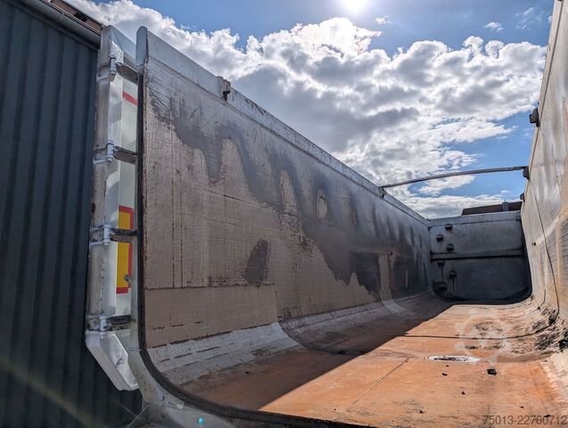 Billenős félpótkocsi SCHMITZ CARGOBULL HardoX Stahl 50 cbm,Liftachse,2xGetreideschieber