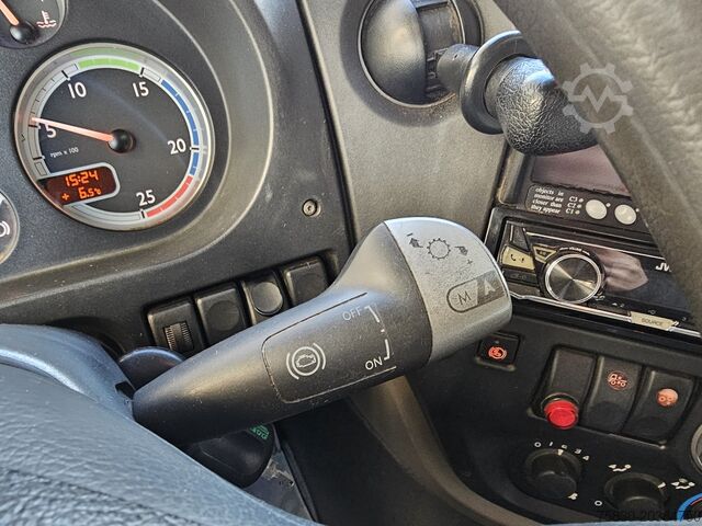 Vrachtwagen met kraan DAF XF 105.460 6X2 / HIAB 37 t/m CRANE / KRAN