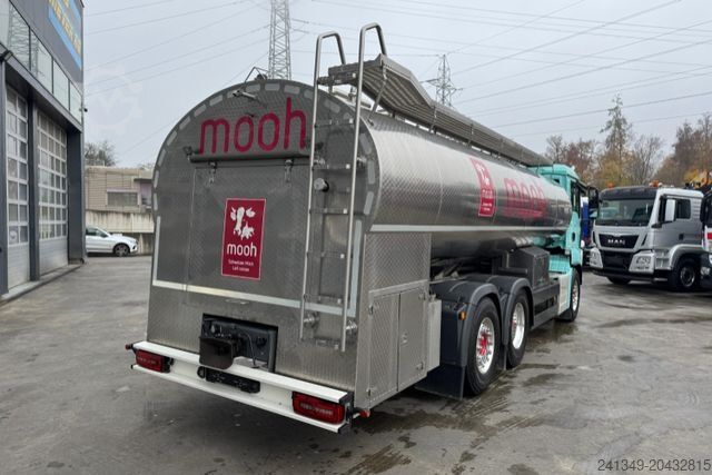 Cisterciski kamion MAN TGS 26.440 6x2 Isoliert Milchtank 3 Kammern