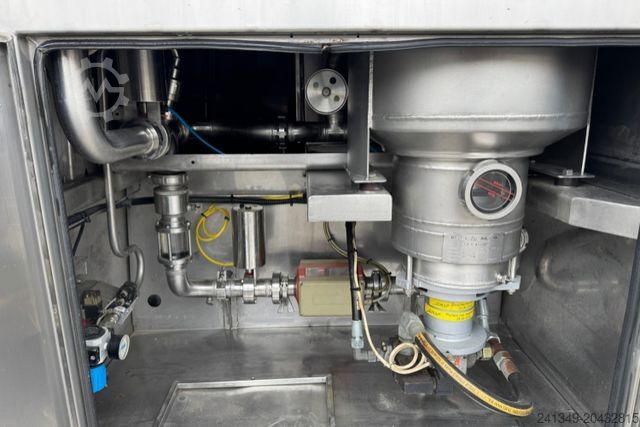 Cisterciski kamion MAN TGS 26.440 6x2 Isoliert Milchtank 3 Kammern