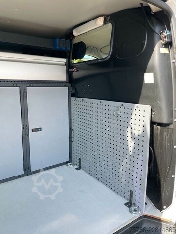 Furgon blaszak VW T6 KA lang/ 4x4/ AC/ Standhzg./ AHK/ Werkstatt
