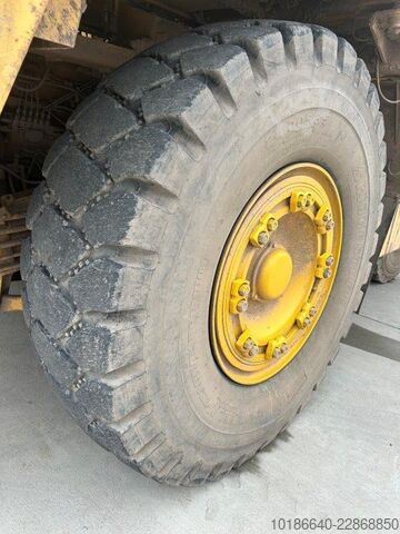  Komatsu HD605-5A