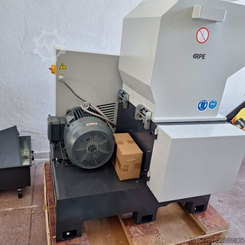 Mașină de prelucrare a materialelor plastice RPE RPE-110