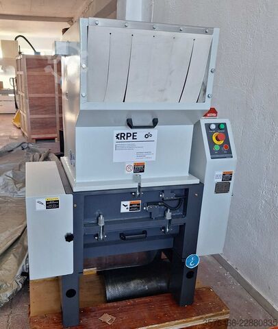 Mașină de prelucrare a materialelor plastice RPE RPE-110
