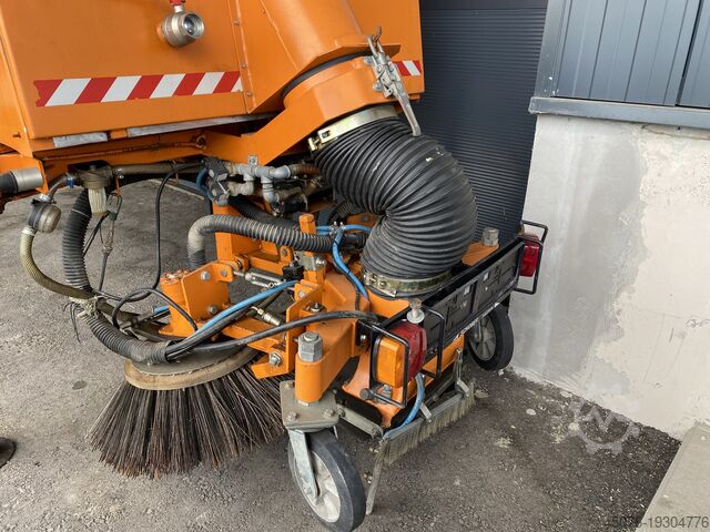 TRILETY aanbouwveegmachine TRILETY