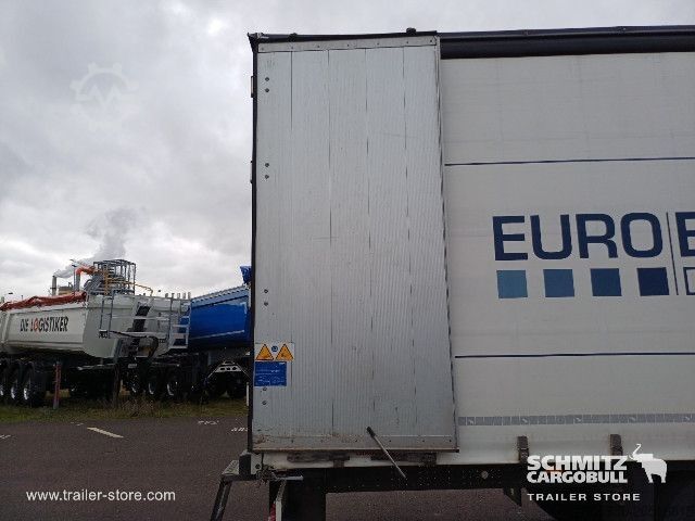 Öppen semitrailer med kapell Schmitz Cargobull Curtainsider Standard Getränke