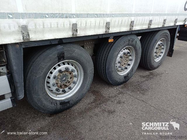 Öppen semitrailer med kapell Schmitz Cargobull Curtainsider Standard Getränke