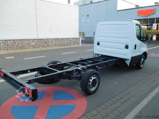 Vrachtwagenchassis IVECO 35S16HA8