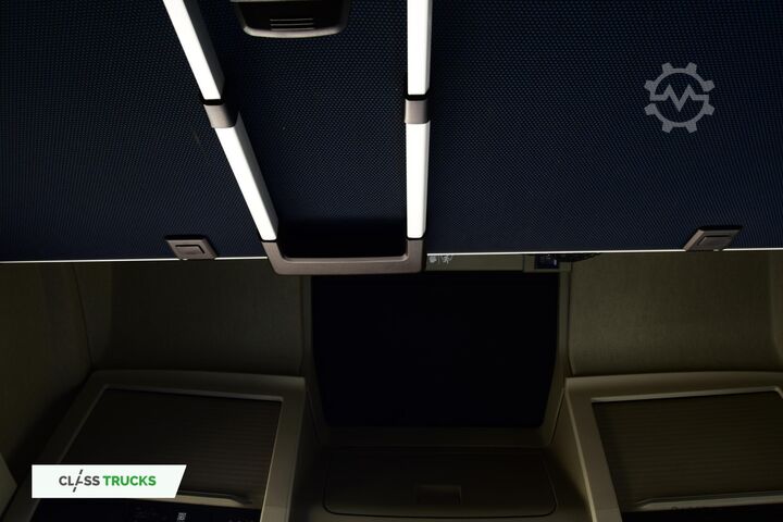 Standard tractor unit VOLVO FH 460 Globetrotter XL Varios i-Save