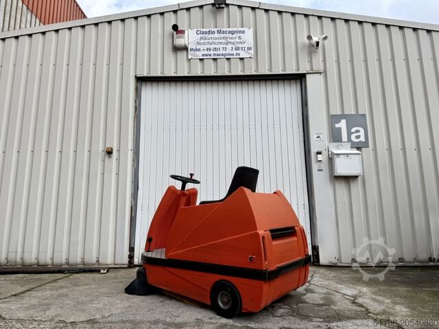 Ride-on vacuum sweeper Stolzenberg Twin Top TT 1100 / E Aufsitzkehrmaschine