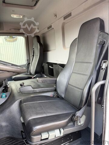 Ciężarówka cysterna Mercedes-Benz Actros 3341