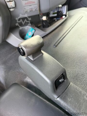 Ciężarówka cysterna Mercedes-Benz Actros 3341