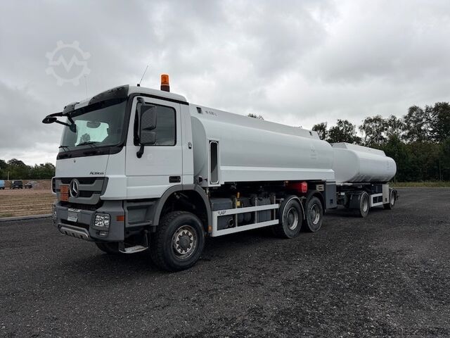 Ciężarówka cysterna Mercedes-Benz Actros 3341