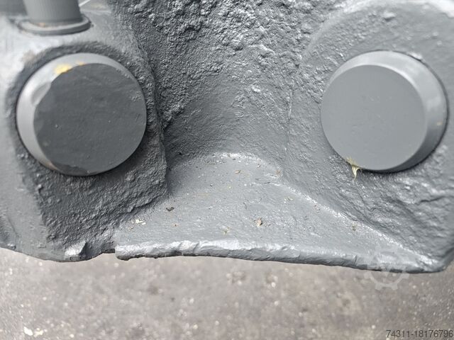 Mobiele graafmachine liebherr gm 64 scrap grab poliepgrijper orange peel