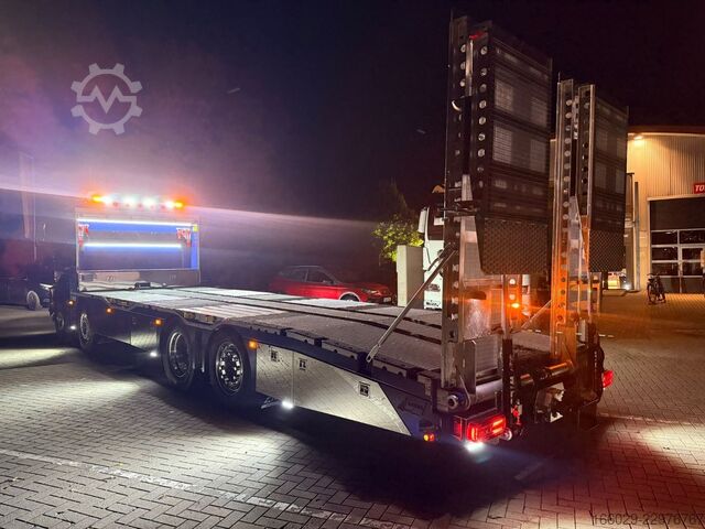 Camião porta-carros MAN TGS 35.540  Maschinentransporter mit Rampen