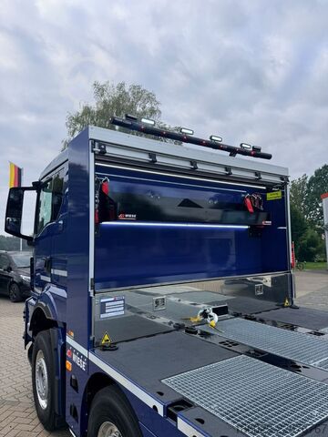 Camião porta-carros MAN TGS 35.540  Maschinentransporter mit Rampen