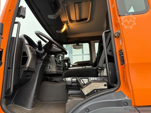 Drugi MAN TGS 33.400 6x6 Blattfederung Original 120500 km