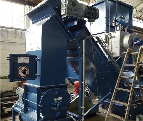 ENTLADESYSTEM FÜR SCHUBBODEN-LKW  