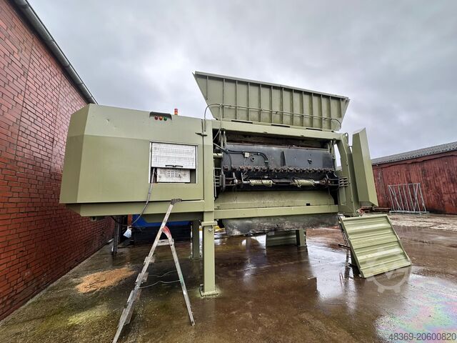 Broyeur de bois KOMPTECH TERMINATOR 5000 E