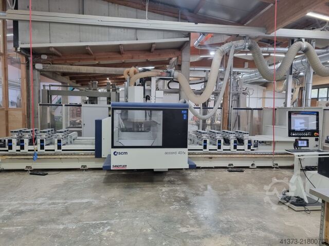 Centrum obróbcze CNC okna i drzwi SCM Accord 40 FX mit Werkzeugen