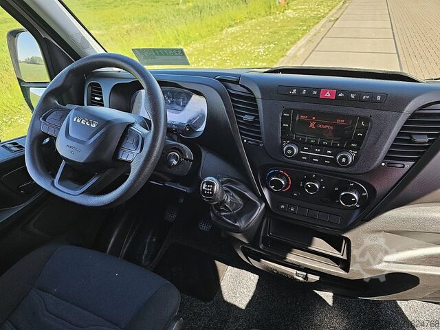 Kuffert IVECO DAILY 35S12 Bakwagen Laadklep!