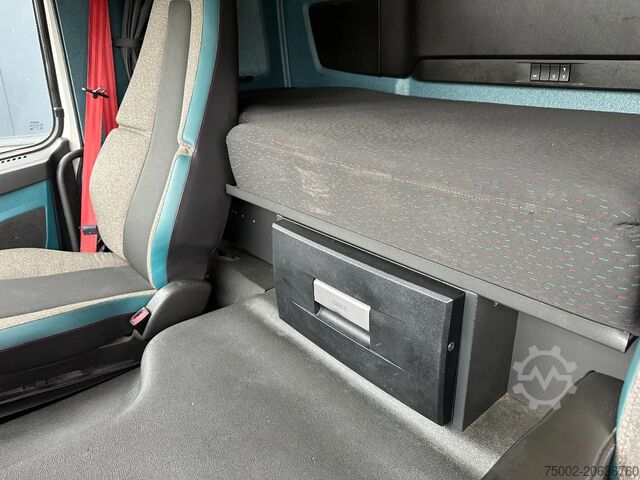 Chassis met cabine Volvo FM 380 Globetrotter 6x2, ADR (FL, AT, OX), LIFT...