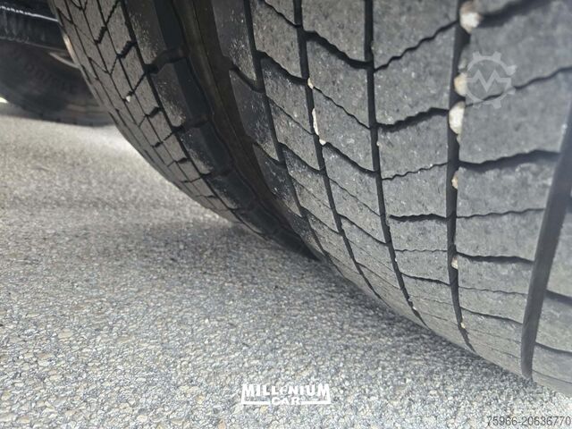 Standard road tractor Ford Ford Fmax 500 anno 2023 km118000 con Adr